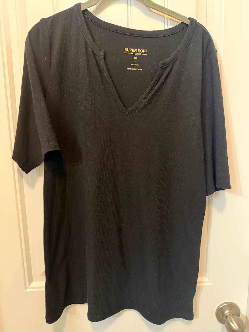 torrid Black Short Sleeve V-Neck Tee